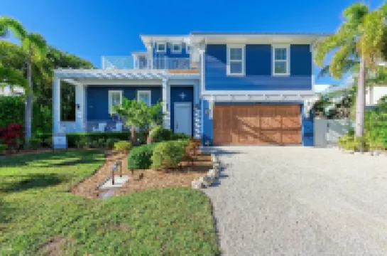 Slice of Paradise by Beach Retreats