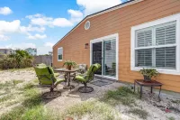 2706 W, 3rd St Home - Hot Tub