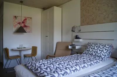 Hine Bakke Bed and Breakfast Hotel di Tranekaer
