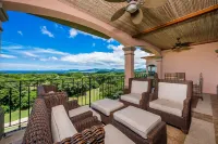 Reserva Conchal Resort - Jobo Complex - parking