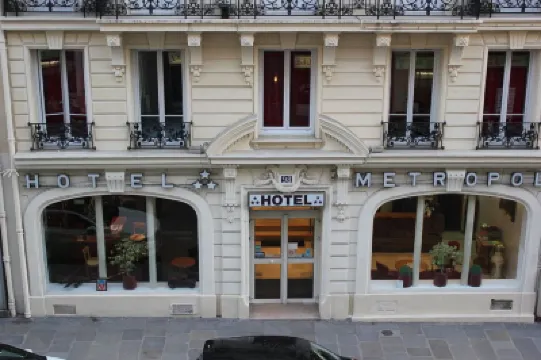 Metropol Hotel dekat Paris Nord Eurostar Thalys Railway Station