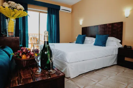 Hotel Aeropuerto Sur Отели рядом с достопримечательностью «Terminal B of Tenerife South Airport»