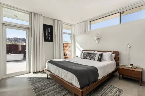 Desert Oasis with Hot Tub and Outdoor Kitchen - Stunning Modern Retreat Hotels in Pioneertown