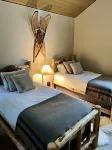 Newly Remodeled Condo on Golf Course, A/C, Pet Friendly, SHARC passes, Bikes.