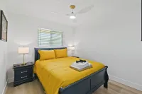 Incredible 4-bedroom home in Tequesta FL with AC, WiFi and absolute comfort.