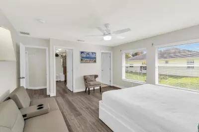 Private Palm Oasis - Close to Barefoot Beach / Bonita Beach / North Naples