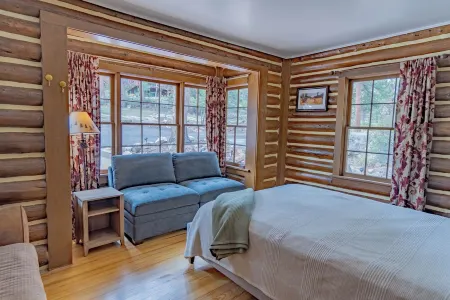 The Haven - Mountain Log Home Sleeps 14! Отели рядом с достопримечательностью «оз. Спраг»