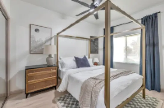 Cozy Broadstone Guesthouse Located Near Shops & Trails with AC, WiFi & Laundry!