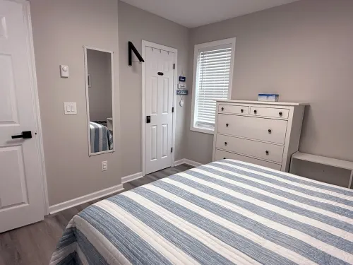 Charming Cottage in Seaside Heights, 3 Houses from Beach, Parking, Beach Badges