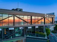 Q18 ApartHotel Hotels near Granaries