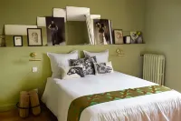 Au Petit Thouars Hotels in Ternay