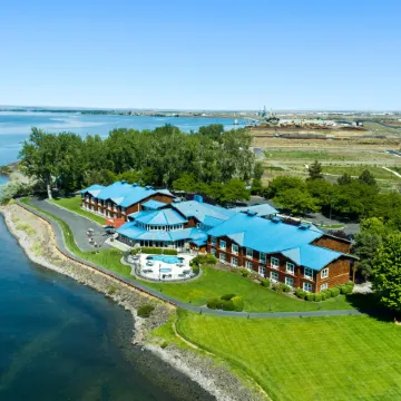 River Lodge and Cabins