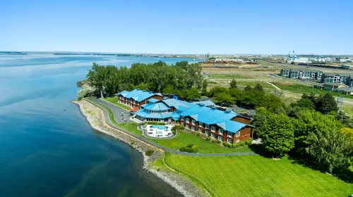 River Lodge and Cabins فنادق في Boardman