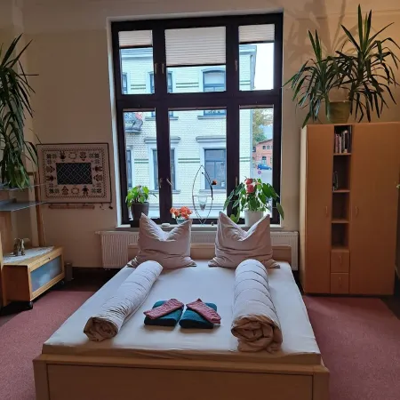 XXL vacation room with bathroom in an Art Nouveau villa for 1-4 people in the city center