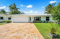 Waterfront Oasis w/ Pool + Sunset Views & Dock Hotels near Men Cigars