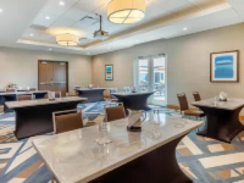 Cambria Hotel Davenport Quad Cities Hotels in Bettendorf