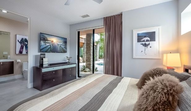 LUXURY MODERN HOUSE, SALT POOL & SPA ZEN FEEL YARD, UPSCALE POOL TABLE ...