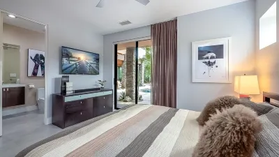 LUXURY MODERN HOUSE, SALT POOL & SPA ZEN FEEL YARD, UPSCALE POOL TABLE, ETC... Hotels near Pinot's Palette