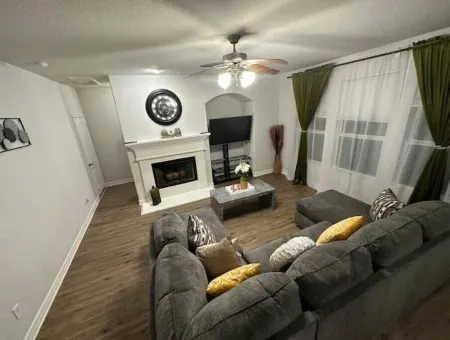 Modern / Spacious Haven in the Heart of Conroe - Entire Home