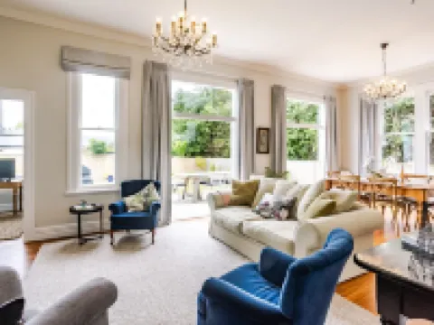 2024 Bach of the Year Property Fully renovated villa in heart of Greytown Hotels in Greytown