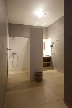 Charming villa with 5 bedrooms, 4 bathrooms with swimming pool and magnificent tropical garden. Отели в г. Ngaparou