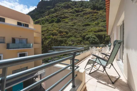 HappyStay by Atlantic Holiday Отели рядом с достопримечательностью «Igreja de Sao Bento»