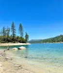 Charming home w/jacuzzi, hiking trails, games, near sandy beaches in Bass Lake!