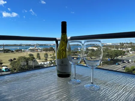 Ocean View Apartment at the Heart of Gold Coast Отели рядом с достопримечательностью «Chinatown, Gold Coast»