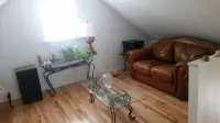 Relaxing summer rental, walking distance to the beach, short ride to the outlets
