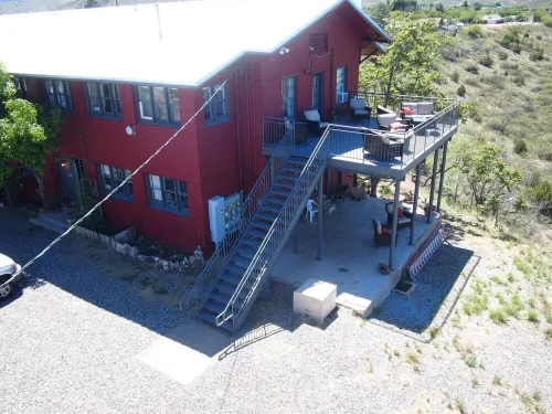 The Historic Clarkdale Lodge: Lovely, Self-contained Apartments Hotels in Clarkdale