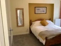 Benllech Sea View bungalow, Dog Friendly sleeps 6