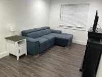 1 bedroom 1 Bathroom Private Suite! 2 minutes from the Reservoir.