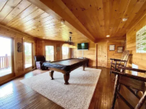 MOUNTAIN TOP CABIN WITH PARTNERING MARINA ON NORRIS LAKE