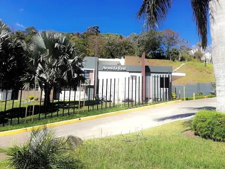 Exclusive Gated Community with HD TV, Air Conditioning, Cable and Netflix Отели в г. Антигуо Кускатлан