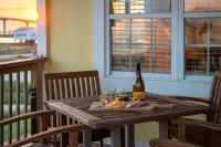 Cheerful "Bay B Shark" 2 bedroom canal front home- 2 min from the beach