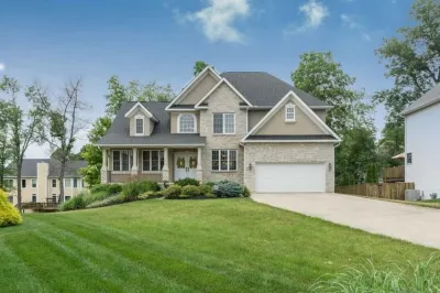 Amazing Home Near IU's Campus with Indoor Basketball Gym & Weight Room Hotels near College Mall