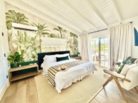 Wow Stylish! Next2Bahamar: Pickleball, PrvPool, HotTub + Beachlife & Restaurants