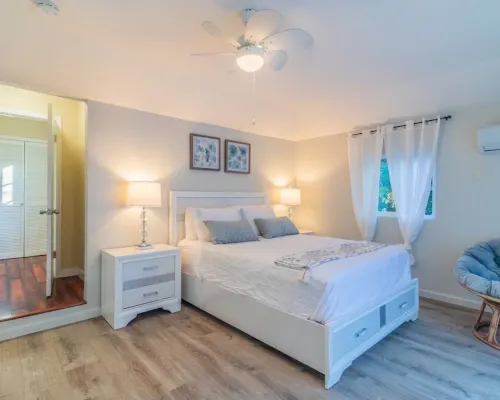 NEW! 3 BED 2 BATH Utopian Ukiah Hotels in Ukiah