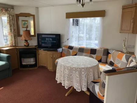 Static Caravan with Decking porch, Quiet and Remote, with car parking. Отели в г. Камнок