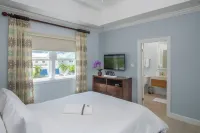 Townhouse Villa w/staff, gated community, gym, pool, beach access