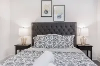 Cozy Getaway in Uptown Waterloo Hotels near Rushes Restaurant