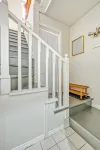 King bed, Kitchenette, parking, central - upper level suite