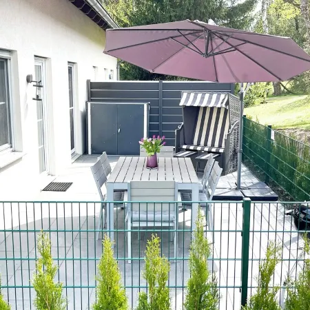 Fantastically situated vacation home for families & dogs, fenced, 200m to Lake Plau