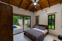 Stylish House w/private pool/patio Casa Mila  walking distance to beach and town