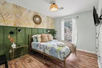 "Cozy Comforts of Home" Private POOL, 5 mins from Kemah Boardwalk & NASA