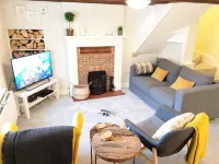 Gorgeous Thornton-le-Dale 2 Bedroom Cottage & Garden, Cosy Family Friendly, WIFI