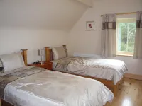 Traditional style cottage free WiFi short walk from Reenroe Beach Ballinskelligs