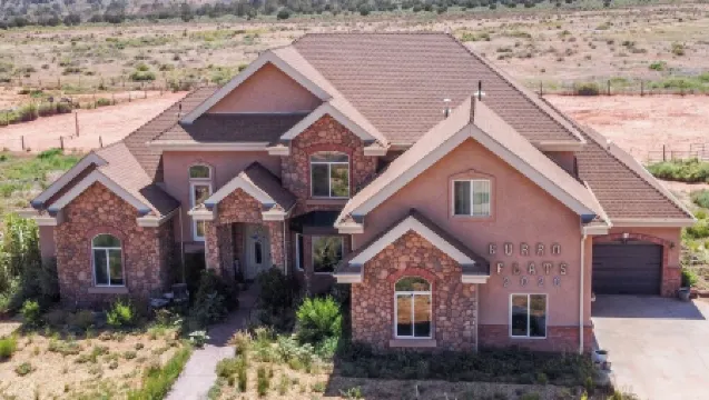 Up to 10 Guests in Kanab's 2nd Largest Home! 6 Bedrooms 6.5 Baths, Country, View