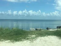 20% OFF NOV, Dog Friendly, POOL, w/Fenced Yard, Bay and Beach Access!