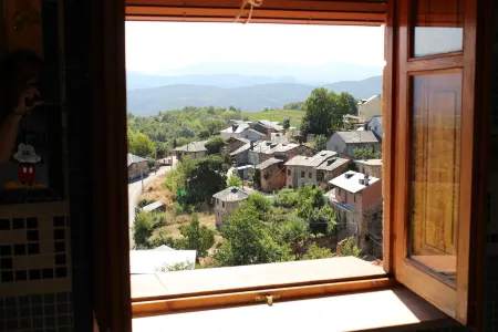 RUSTIC HOUSE WITH ONE OF THE BEST VIEWS OF BIERZO